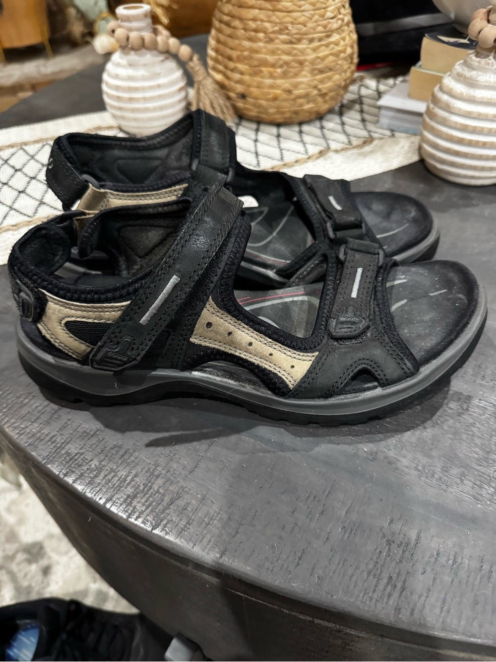 ECCO Men's Black and Tan Outdoor Sport Sandals EU 41 US 8